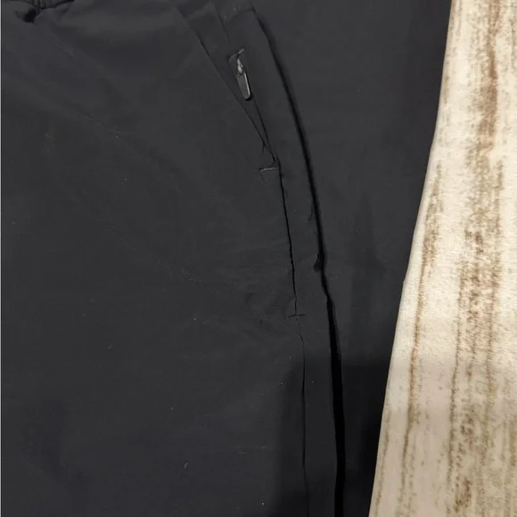 NWOT Women’s Vuori Black Miles Ankle Pants Size SMALL - Picture 7 of 9